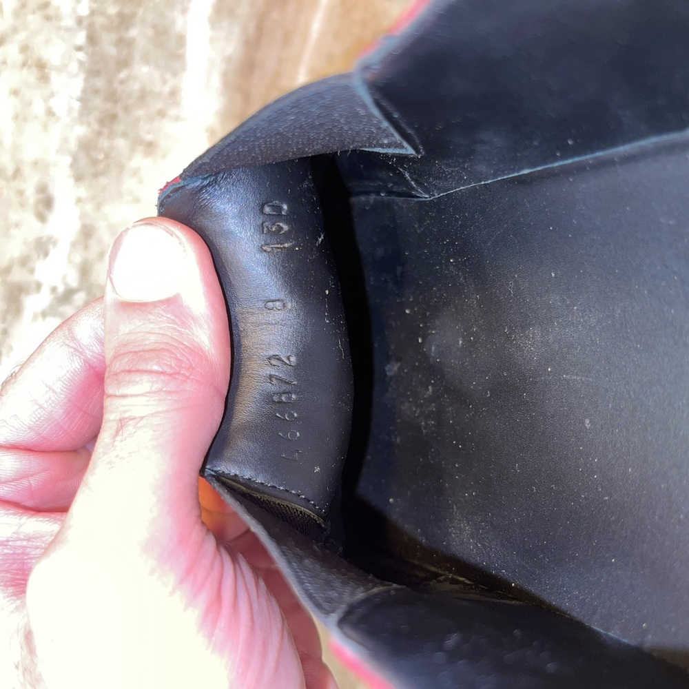 Gucci Monogrammed Shoes - Picture 4 of 5